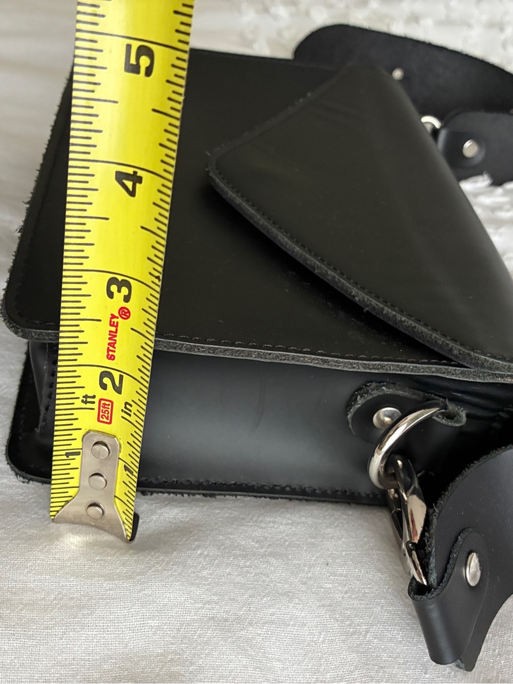 Black Leather Envelope Crossbody Bag - Picture 5 of 11
